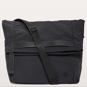 Lululemon « On my Level » crossbody bag